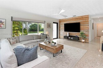 930 N 11th Ct in Hollywood, FL - Building Photo - Building Photo