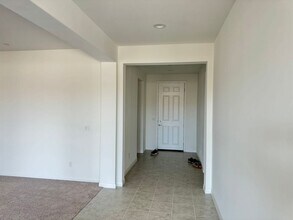 12783 Mendocino Ridge Dr in Riverside, CA - Building Photo - Building Photo