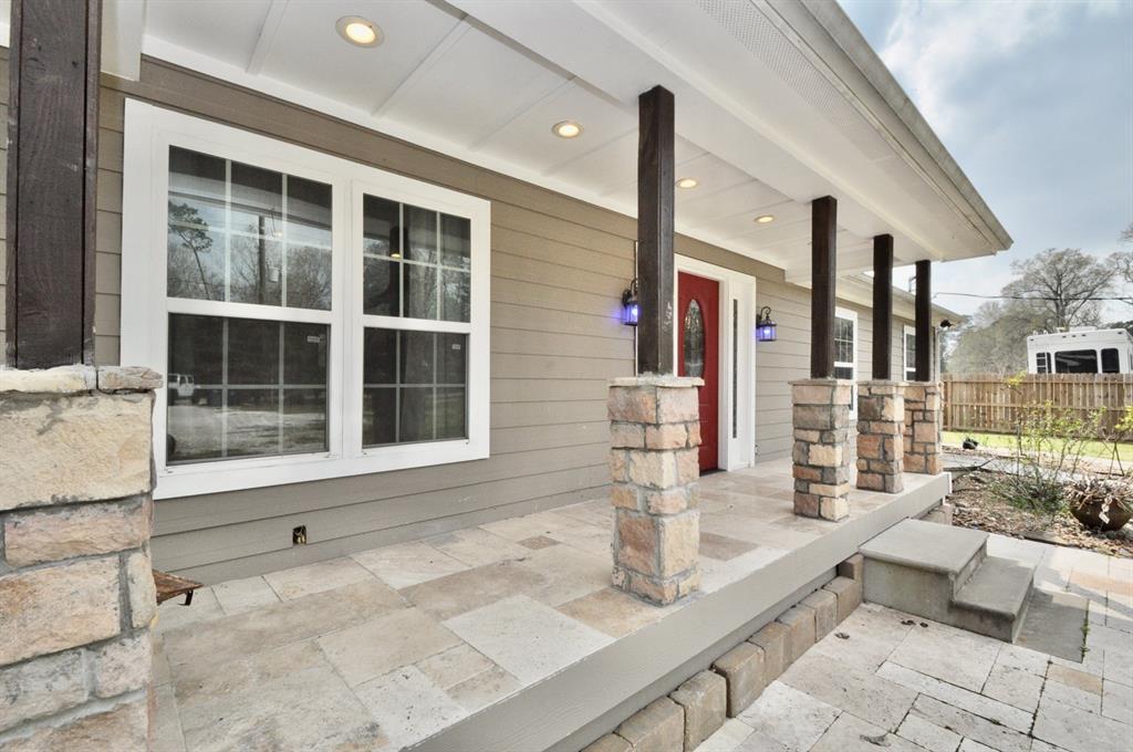 6418 Treaschwig Rd in Spring, TX - Foto de edificio