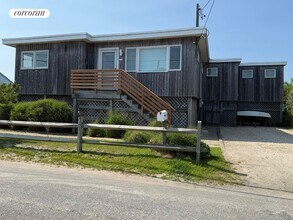 124 Point Rd in Westhampton Beach, NY - Building Photo - Building Photo