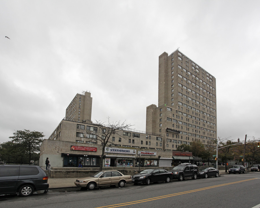 Star at Bay Park in Brooklyn, NY - Building Photo