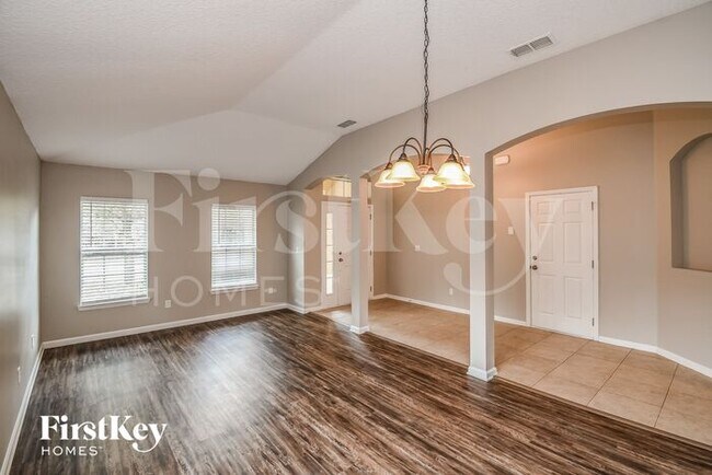 324 W New England Dr in Elkton, FL - Building Photo - Building Photo