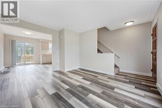 30 Rowanwood Ave in Brantford, ON - Building Photo - Building Photo