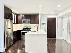 626 Independence Ave SE in Washington, DC - Foto de edificio - Building Photo