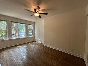 2554 W Eastwood Ave in Chicago, IL - Building Photo - Building Photo