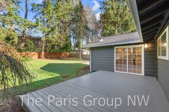 15734 NE 1st St in Bellevue, WA - Foto de edificio - Building Photo