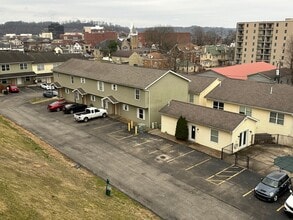Avery Court in Parkersburg, WV - Building Photo - Building Photo