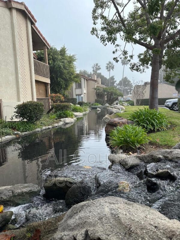 16542 Blackbeard Ln in Huntington Beach, CA - Building Photo - Building Photo