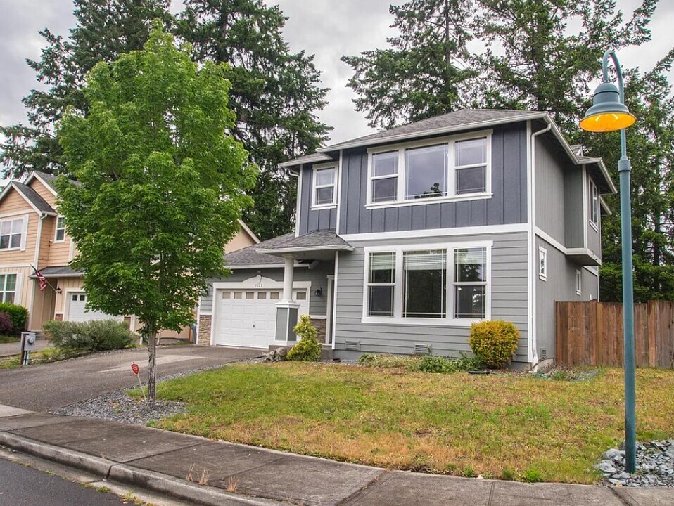 2123 182nd St E in Spanaway, WA - Building Photo