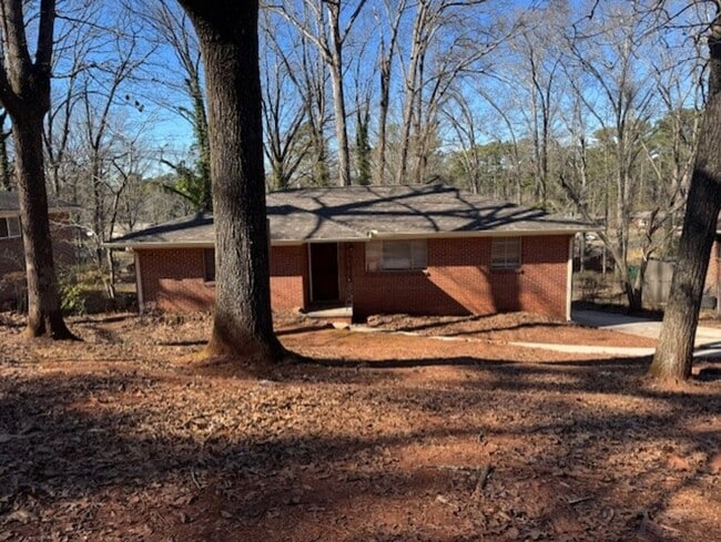 property at 630 Lisa Ln