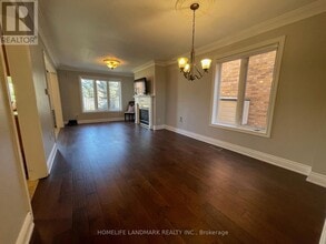 2066 Shady Glen Rd in Oakville, ON - Building Photo - Building Photo