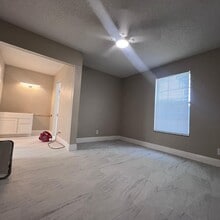 4230 NW 21st St in Lauderhill, FL - Building Photo - Building Photo