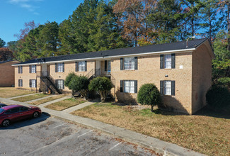 Pine Crest Apartments in Leeds, AL - Foto de edificio - Building Photo