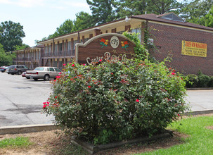 Centerpoint Gardens in Birmingham, AL - Building Photo - Building Photo