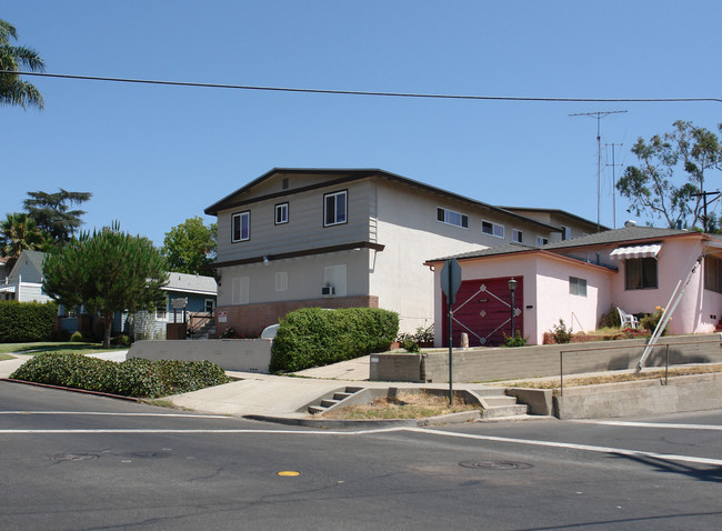 Windsor View Apartments in La Mesa, CA - Building Photo - Building Photo