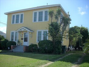 4101 Avenue S 1/2 in Galveston, TX - Building Photo - Building Photo