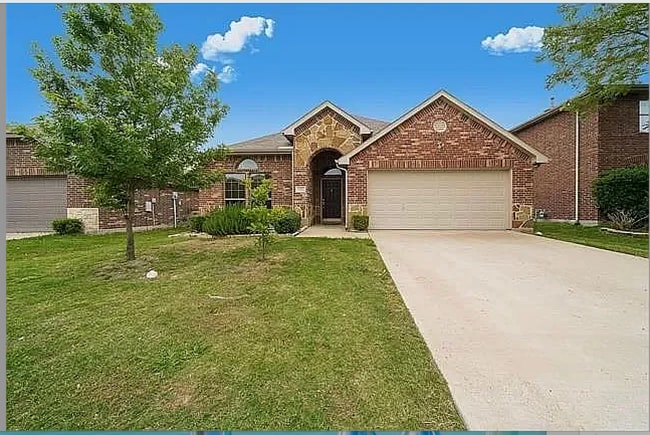 property at 512 Thunder Trl