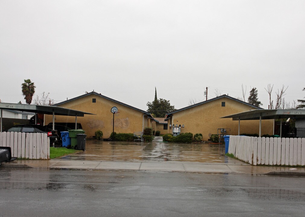 645-649 South Ave in Turlock, CA - Foto de edificio