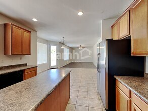 9428 W Riverside Ave in Tolleson, AZ - Foto de edificio - Building Photo