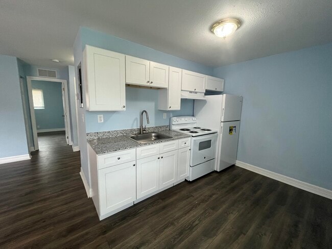 property at 1109 NW 6th Ave