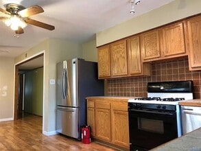 52 Horton Ave in Middletown, NY - Building Photo - Building Photo