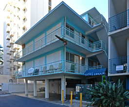 Waikolu Way Apartments in Honolulu, HI - Building Photo - Building Photo