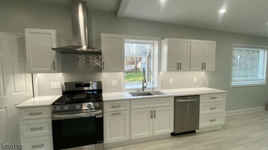 170 Berkeley Ave in Bloomfield, NJ - Building Photo - Building Photo