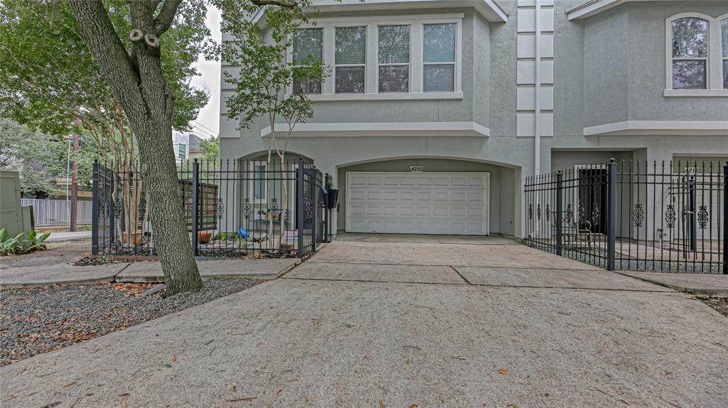 4220 Eli St in Houston, TX - Building Photo