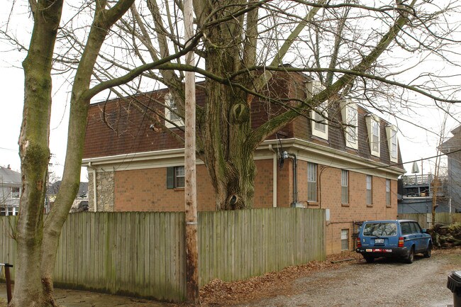 100 Forest Ct in Louisville, KY - Building Photo - Building Photo