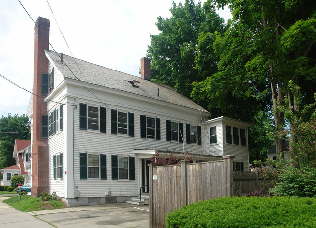 244 High St in Newburyport, MA - Foto de edificio - Building Photo