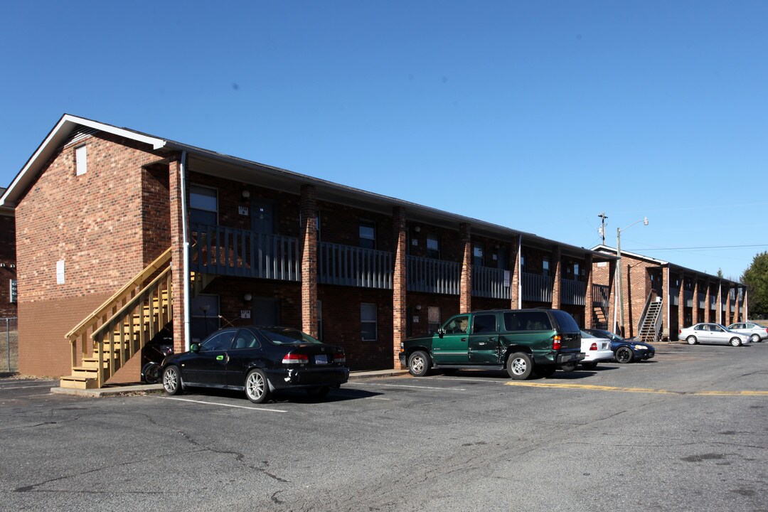 Pepperidge Apartments in Winston-Salem, NC - Foto de edificio