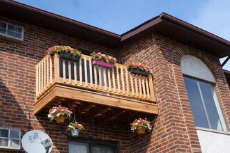 1851 N Green Ln N in Palatine, IL - Building Photo - Building Photo