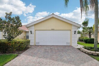 10853 SW Elsinore Dr in Port St. Lucie, FL - Building Photo - Building Photo