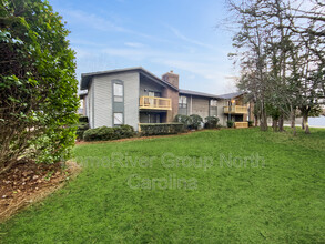 4906 Sardis Rd in Charlotte, NC - Foto de edificio - Building Photo