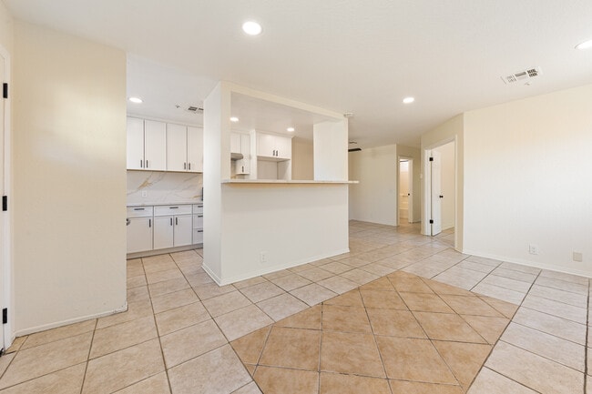 13725 Nahum Dr in Desert Hot Springs, CA - Foto de edificio - Building Photo