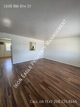 1608 8th St NW in Meridian, ID - Building Photo - Building Photo