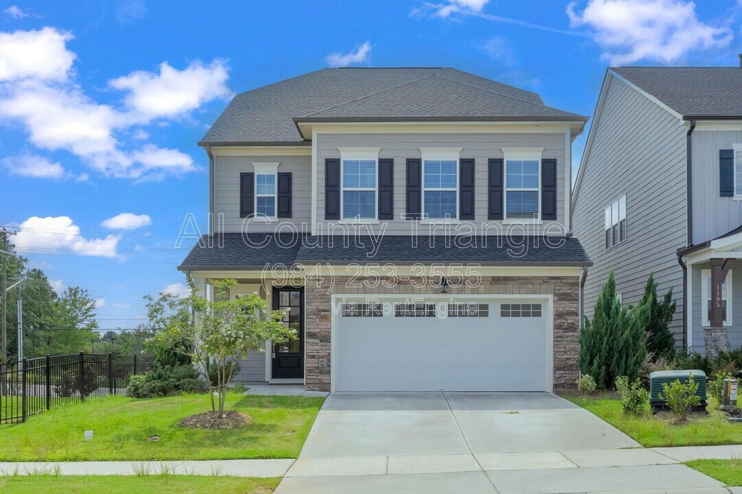 1101 Premier Key Dr in Cary, NC - Building Photo