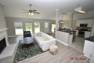 3806 Vinecrest Dr in Pearland, TX - Foto de edificio - Building Photo