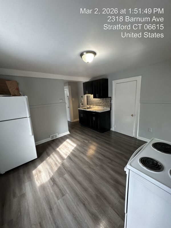 2310 Barnum Ave in Stratford, CT - Foto de edificio - Building Photo