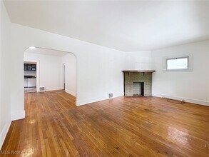 2683 Hampshire Rd in Cleveland Heights, OH - Building Photo - Building Photo