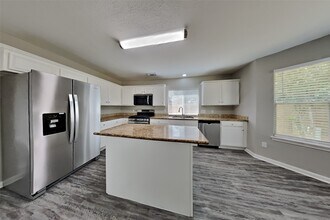 12710 Autumn Glen Dr in Sugar Land, TX - Building Photo - Building Photo