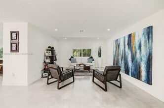 17460 SW 85th Ave in Palmetto Bay, FL - Building Photo - Building Photo