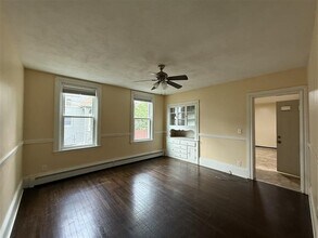 53 Oakland St in Medford, MA - Building Photo - Building Photo