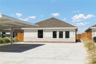 14 Vision St in Rio Grande City, TX - Building Photo