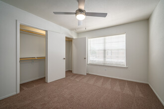 Village Place in Houston, TX - Building Photo - Interior Photo