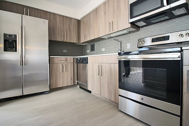 property at 900 S Ashland Ave