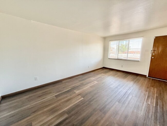212 W Abriendo Ave in Pueblo, CO - Foto de edificio - Building Photo
