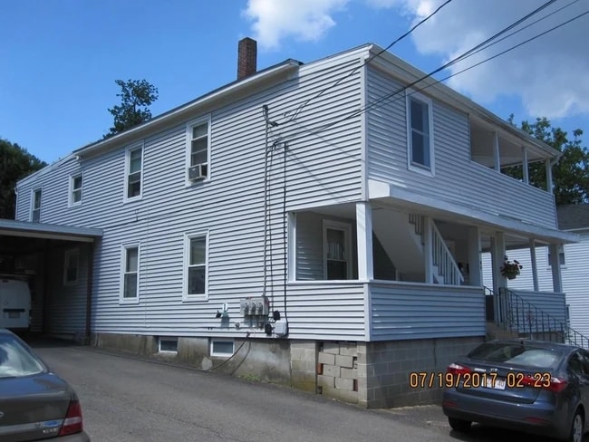 67 Connors St, Unit 3 in Fitchburg, MA - Building Photo - Building Photo