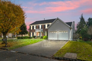 2 Heather Ln in Moorestown, NJ - Building Photo