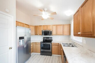 19667 E Bails Pl in Aurora, CO - Building Photo - Building Photo